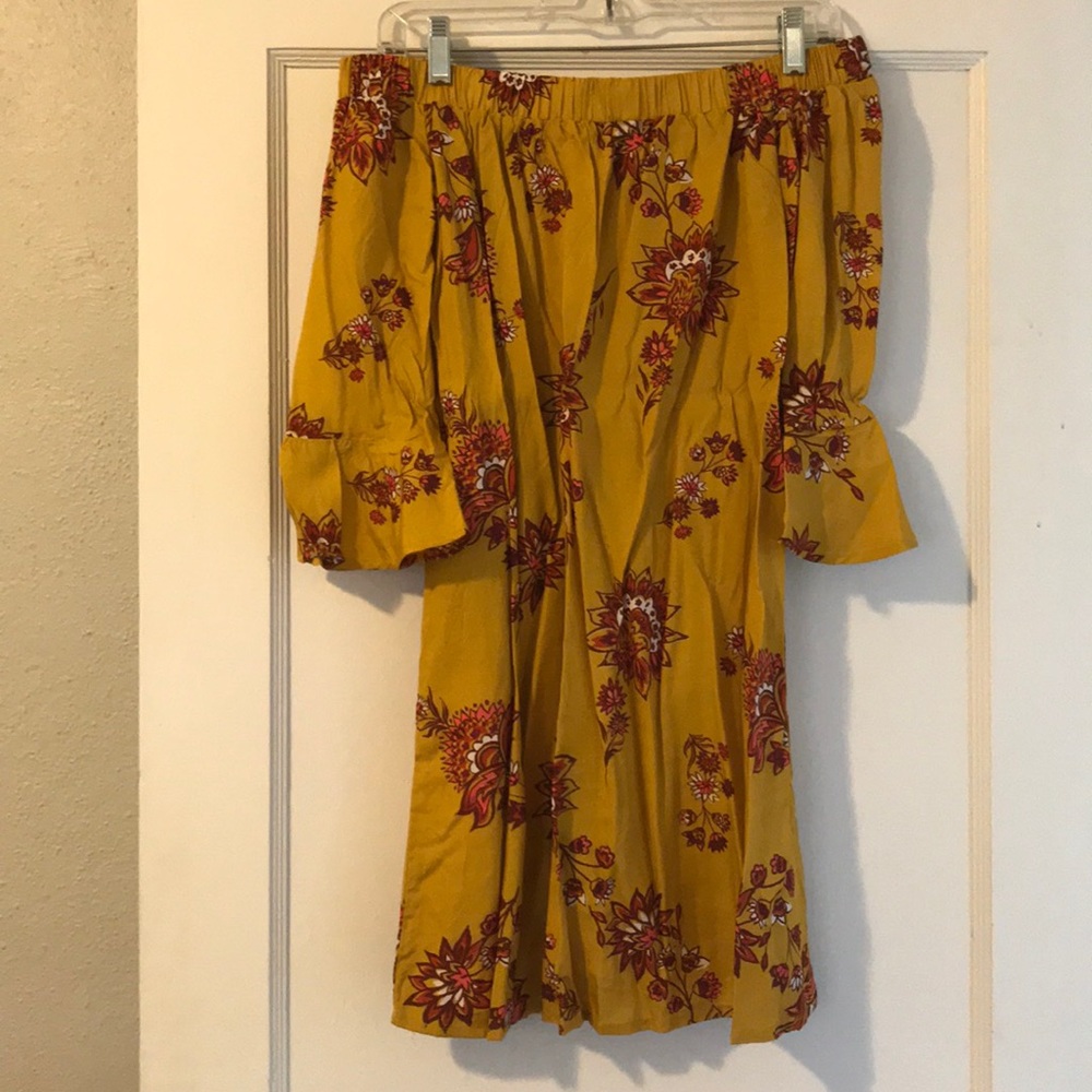 Cute off the shoulder NEW WITH TAGS dress